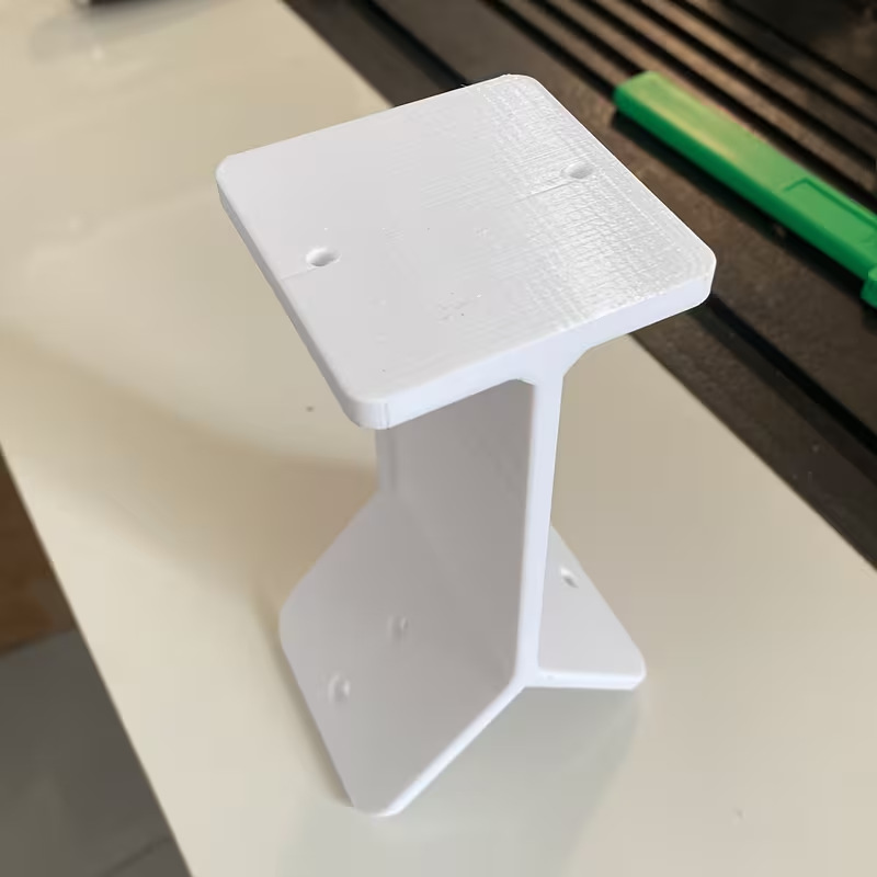 قطعة واحدة من حامل تركيب كامير - مراجعة Eufy Camera S340 وسعره